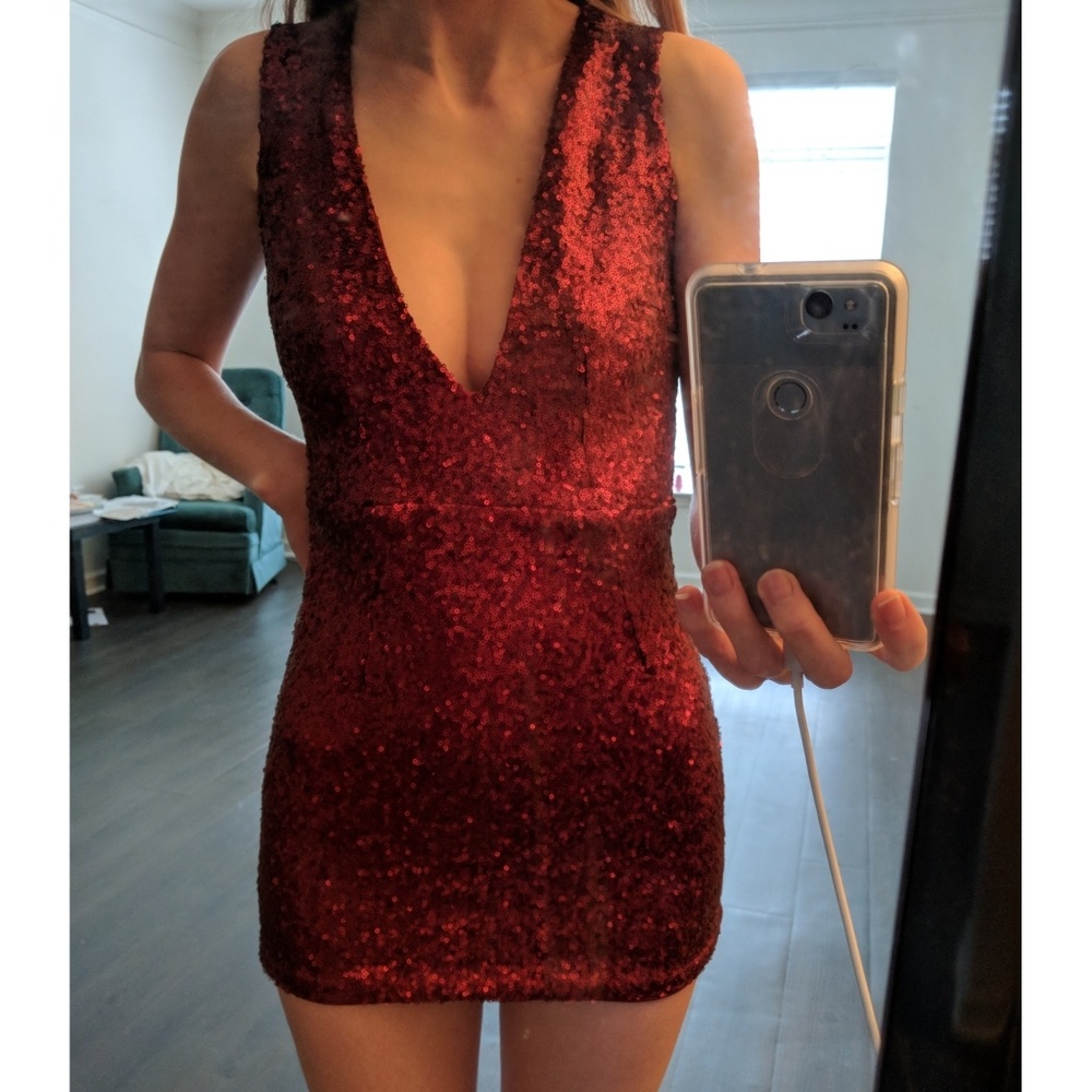 Tobi Burgundy Deep V Sequin Dress - Picture 5 of 7